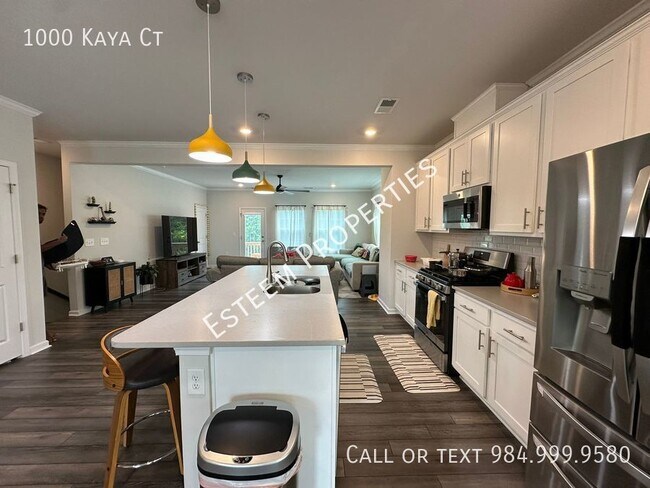 Building Photo - 1000 Kaya Ct