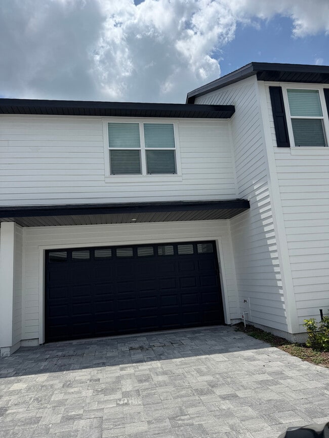 Building Photo - Brand new home