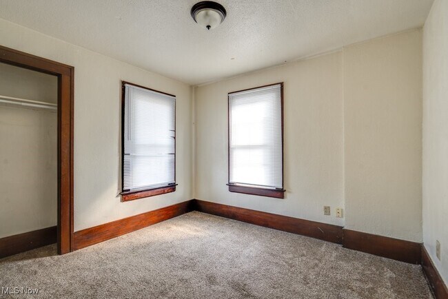 Building Photo - 309 Power St