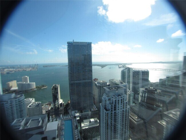 Building Photo - 1000 Brickell Plaza