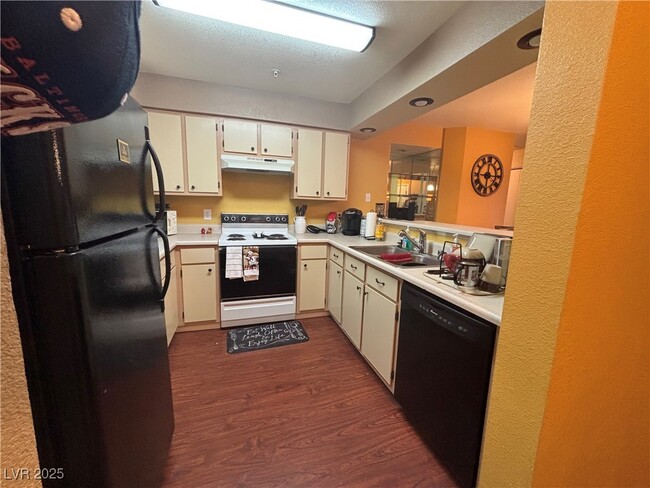 Building Photo - 2068 Mesquite Ln
