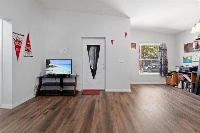 Building Photo - 1650 14th St S