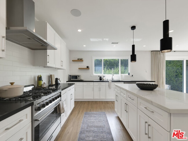 Building Photo - 13506 W Chandler Blvd