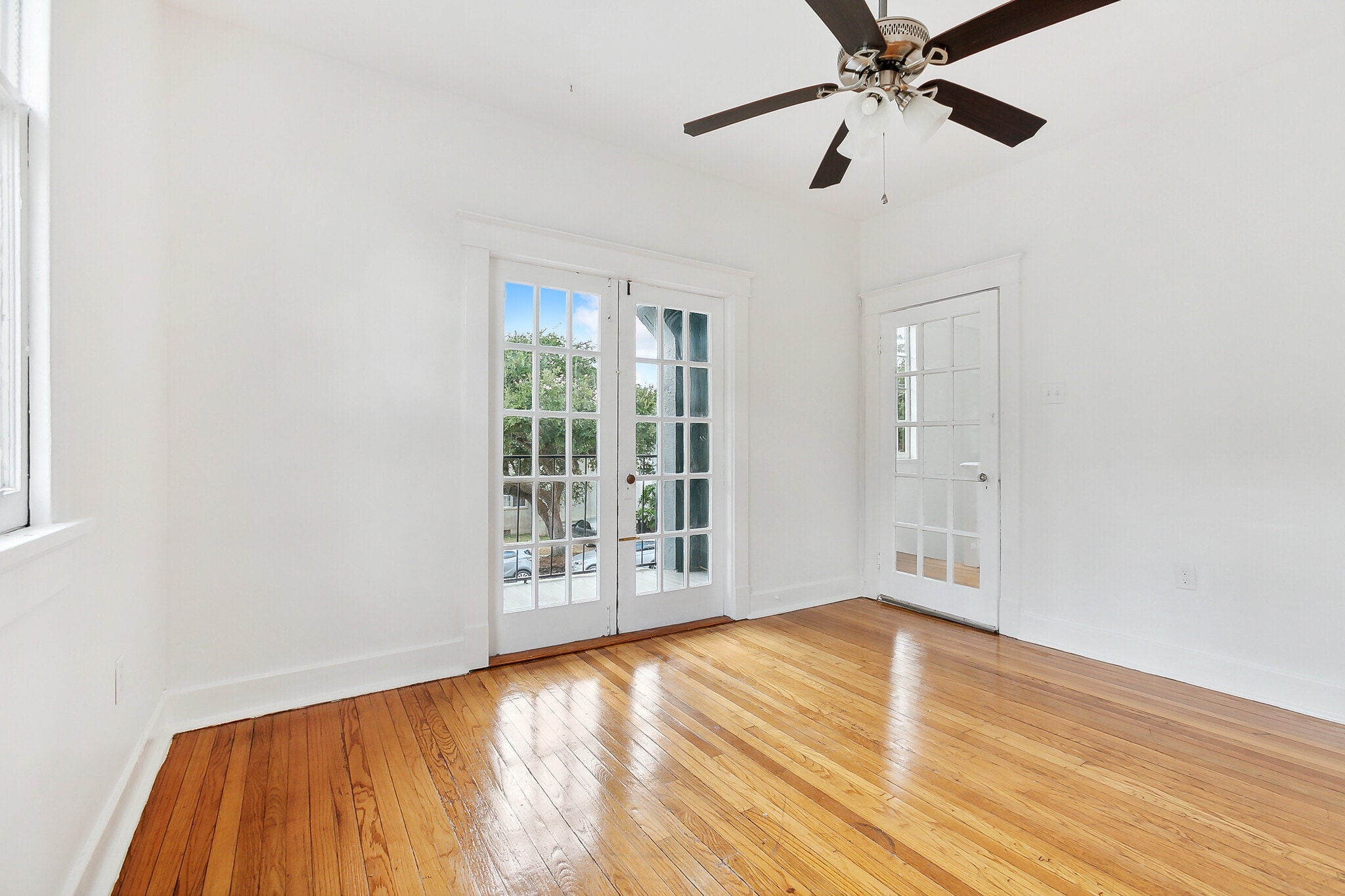 Building Photo - 3615 Louisiana Ave Pkwy