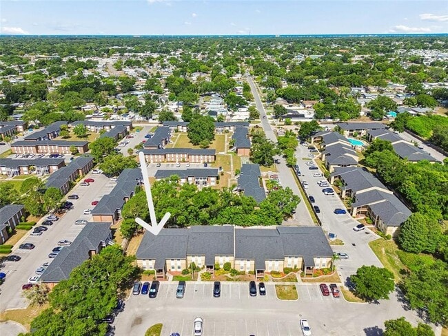 Building Photo - 10100 Sailwinds Blvd N