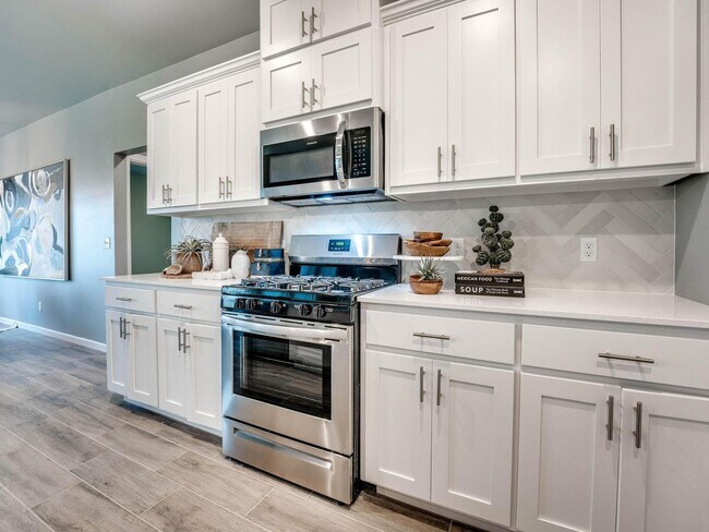 Building Photo - 9617 Lake Gohar Dr