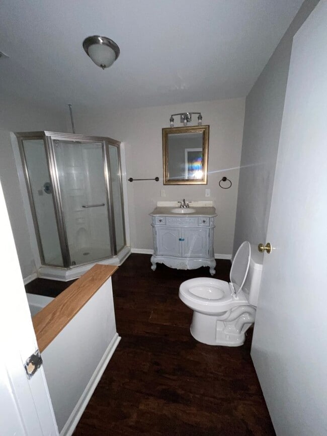 Building Photo - Ideal for Families or Roommates: 4BR/3BA Lakefront Home with Dual Private Suites