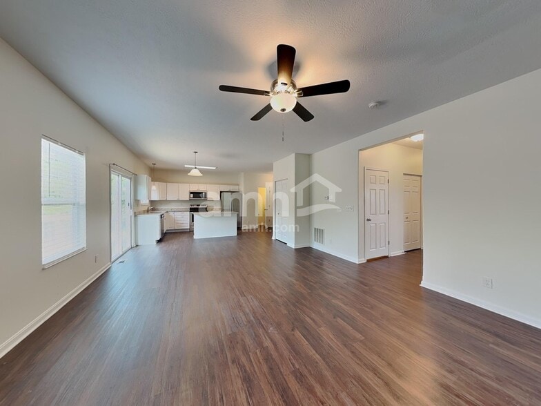 Building Photo - 735 Norbie Dr
