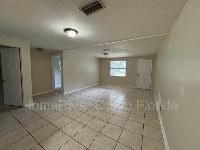 Building Photo - 4450 Englewood Ave