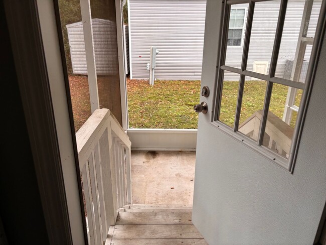 Building Photo - 3/2 Brooksville Located in Sylvan Grove 55...