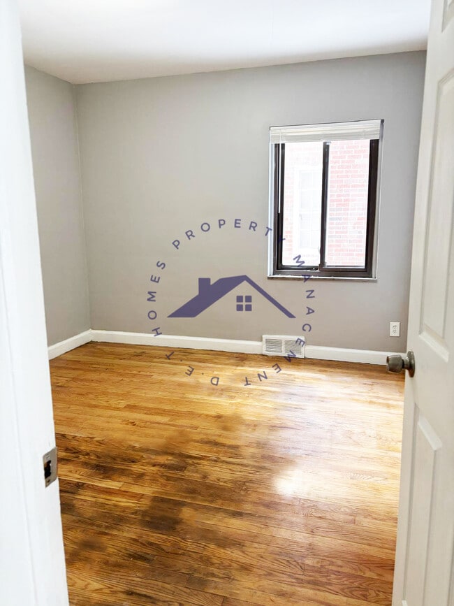 Building Photo - 9622 Rutland St