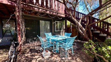 Building Photo - Garden oasis 2 bedroom with wrap around ya...