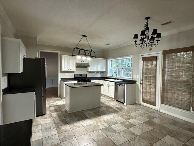 Building Photo - 7235 Treyburn Dr