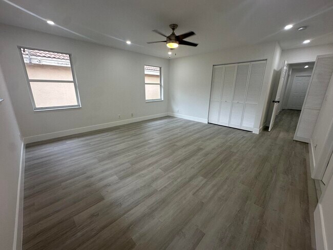 Building Photo - 10702 NW 1st Ct