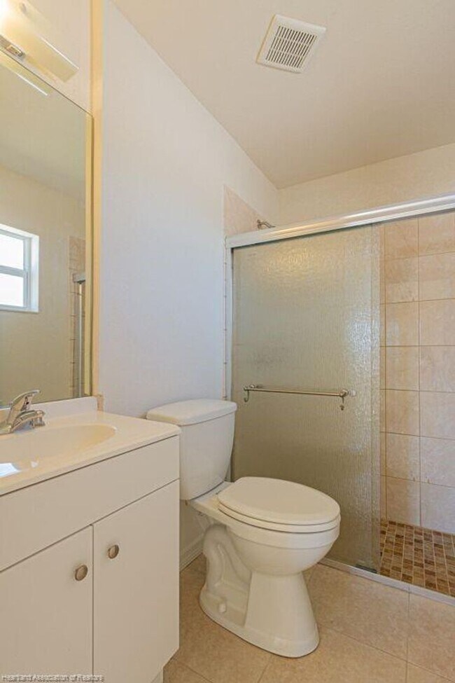 Building Photo - GREAT LOCATION! GREAT PRICE!  3 Bedroom, 2...