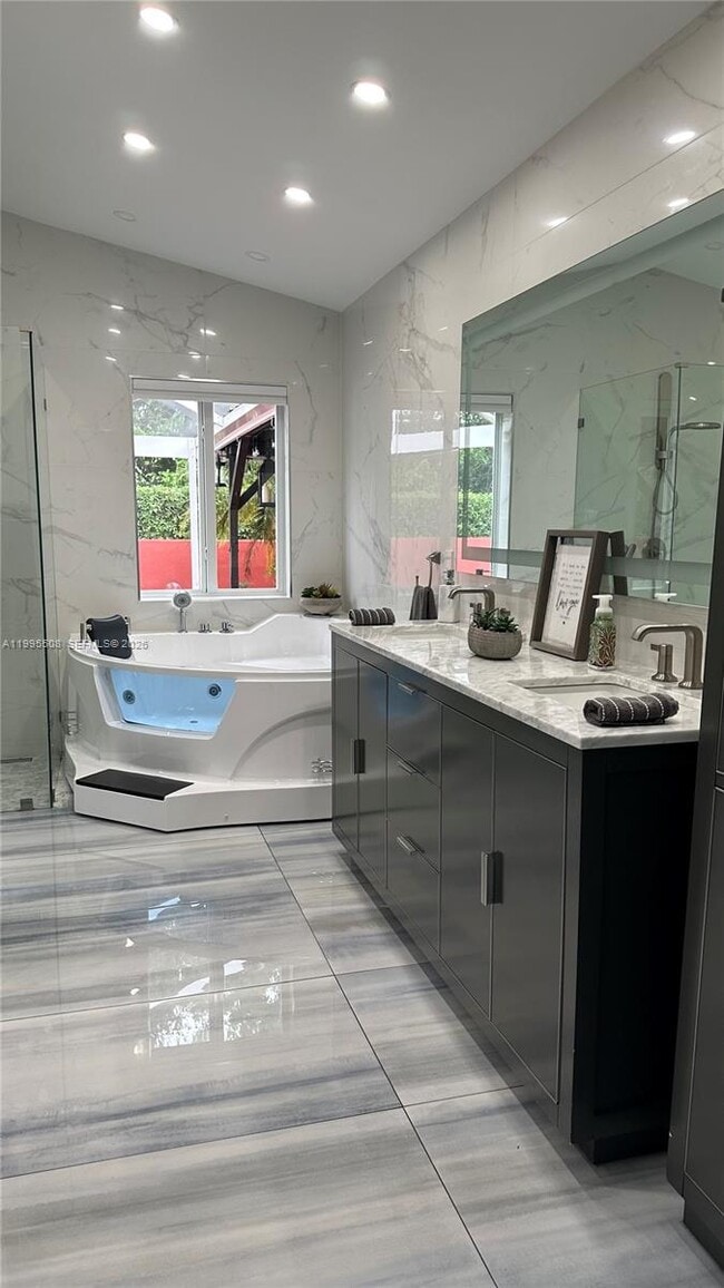 Building Photo - 13411 SW 17th Ct