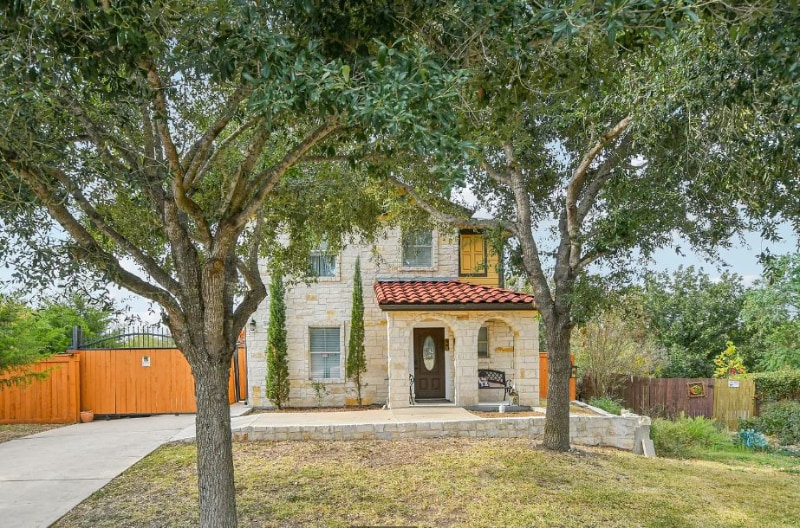 Building Photo - 18205 Great Falls Dr