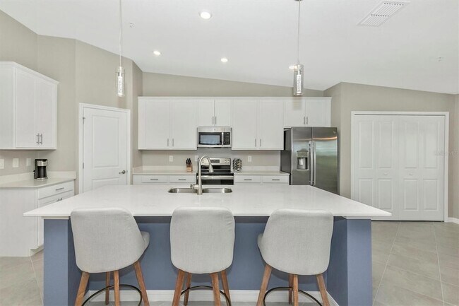 Building Photo - 12550 Galapagos Ct