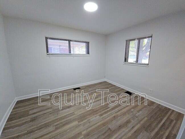 Building Photo - 619 Storms Rd