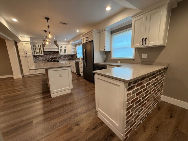Building Photo - Beautiful Port Orange 4 Bed 2.5 Bath Serene Home Available IMMEDIATELY!
