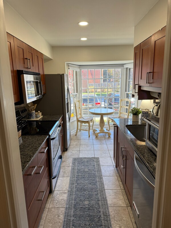 Building Photo - 1220 Brunswick Ct