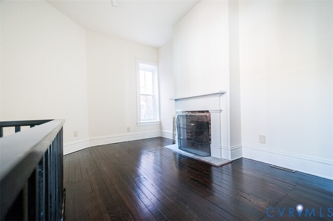 Building Photo - 407 W Clay St