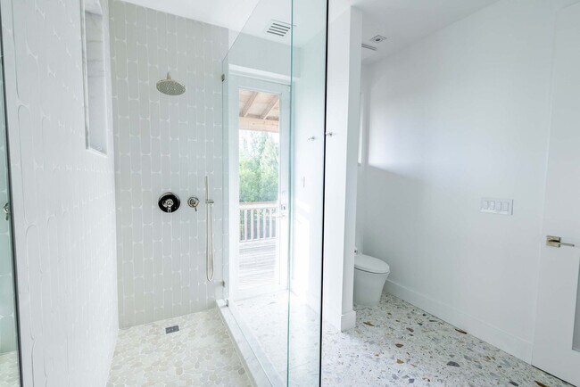 Building Photo - 18954 Acosta Rd