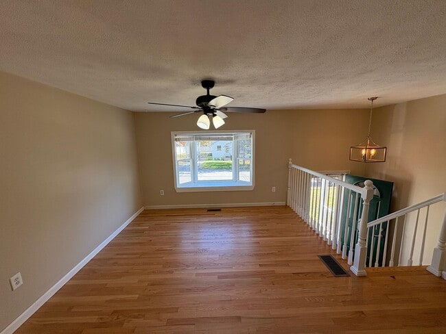 Building Photo - 15 Kingston Dr