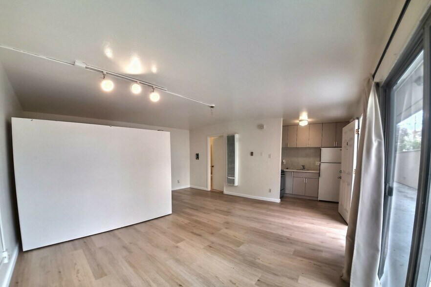 Building Photo - 1907 Greenwich St