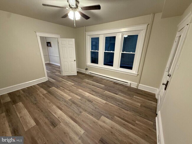 Building Photo - 63 King St