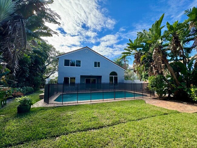 Building Photo - 10366 Buena Ventura Dr