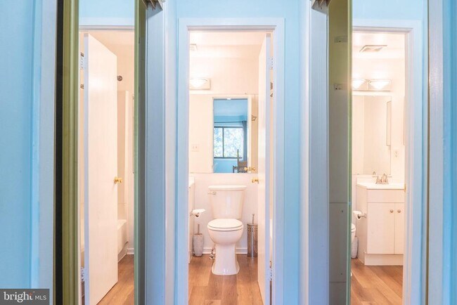 Building Photo - 9804 Hellingly Pl