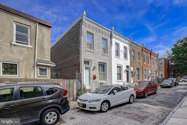 Building Photo - 2735 Reno St