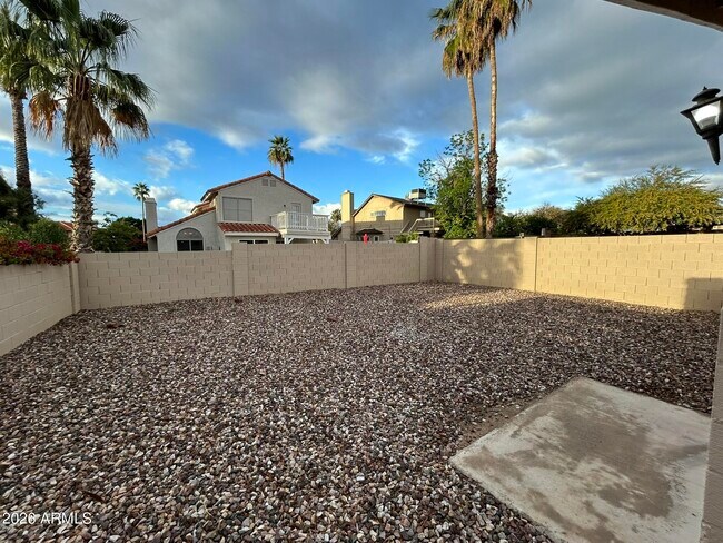 Building Photo - 4645 E Piedmont Rd