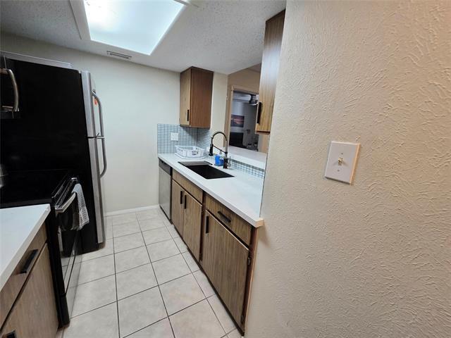 Building Photo - 7431 Holly Hill Dr