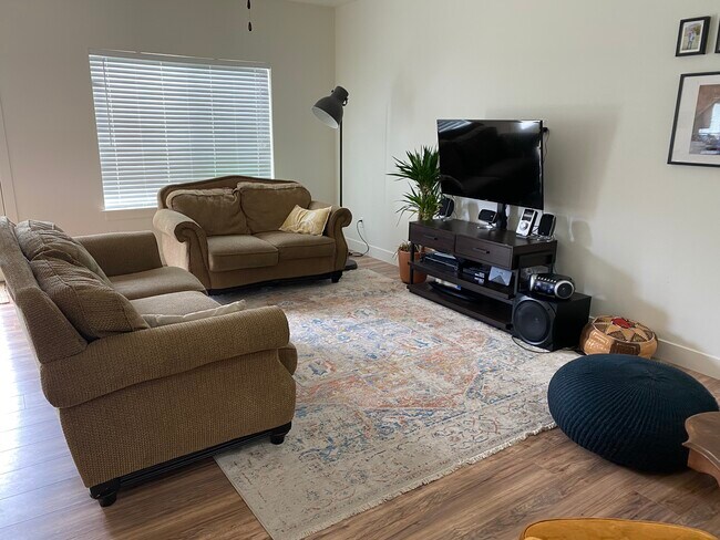 Building Photo - 238 E 370 N