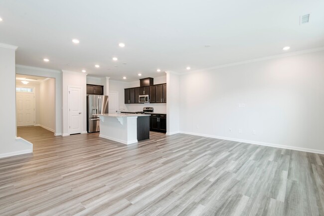 Building Photo - Beautiful 3 Bedroom 2.5 Bathroom Townhome ...