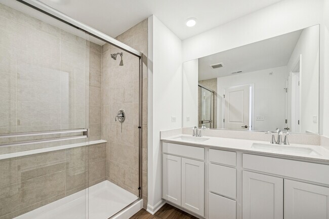 Building Photo - 12322 Tinsley St