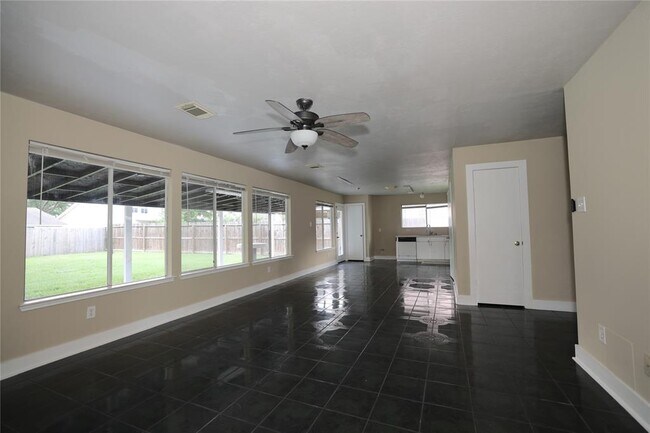 Building Photo - 5115 Summit Lodge Dr