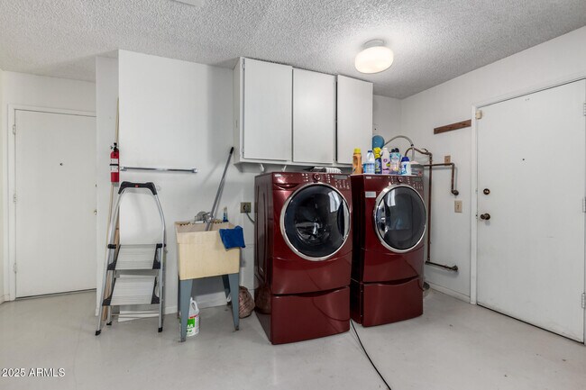 Building Photo - 12646 W Limewood Dr
