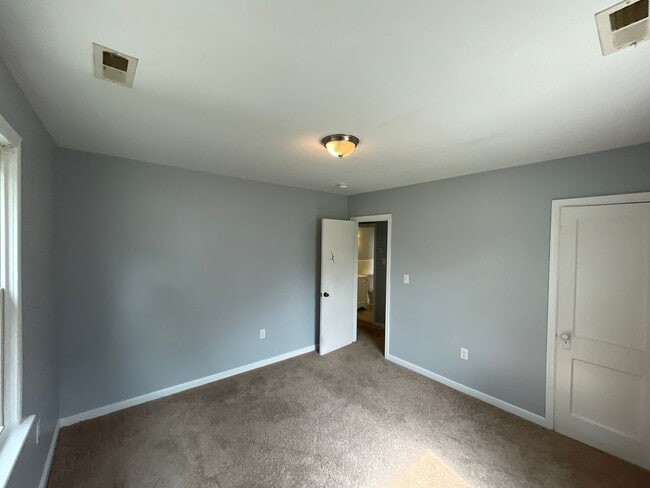 Building Photo - 1100 Goddin St