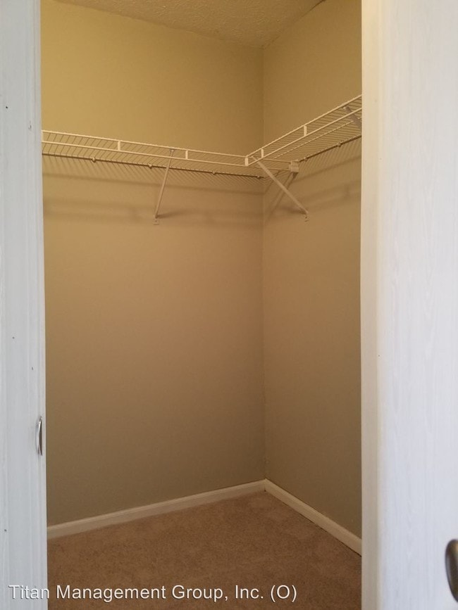 Building Photo - 80 Bridgewater Ct