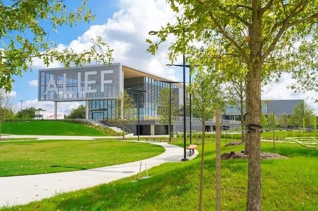 Building Photo - 10555 Turtlewood Ct