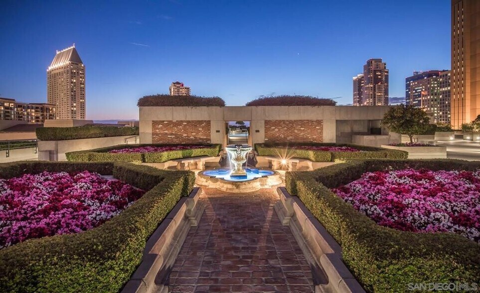 Building Photo - 700 Front St