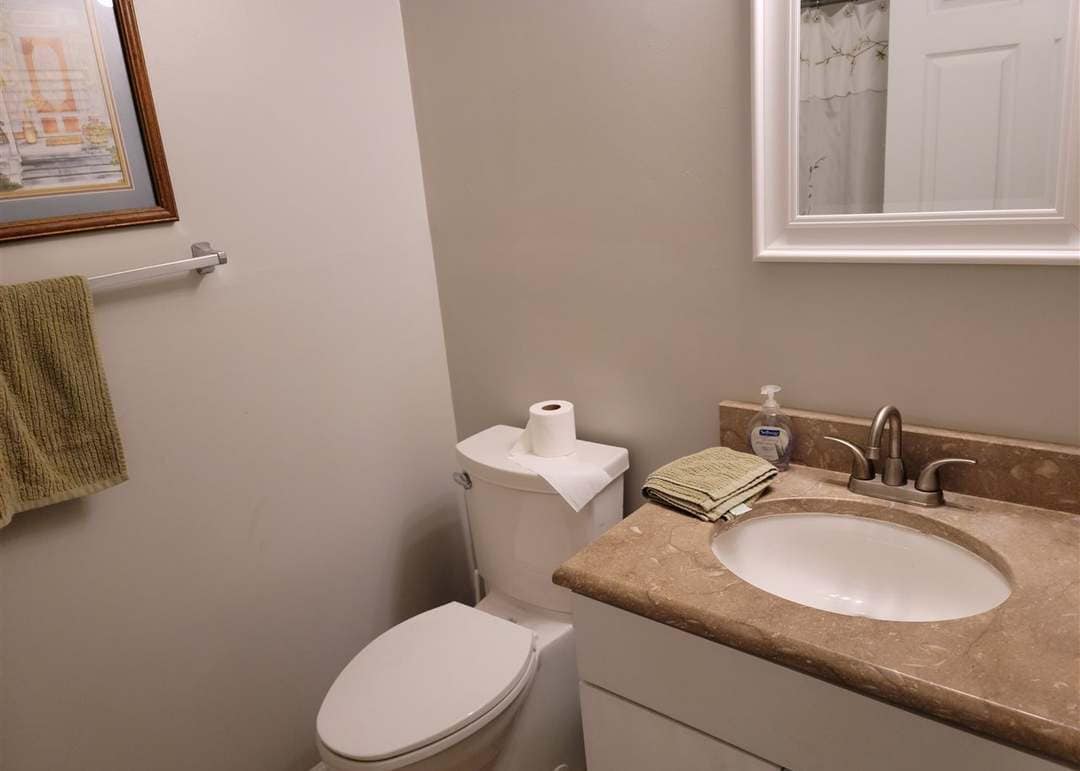 Building Photo - 4464 Westover Dr