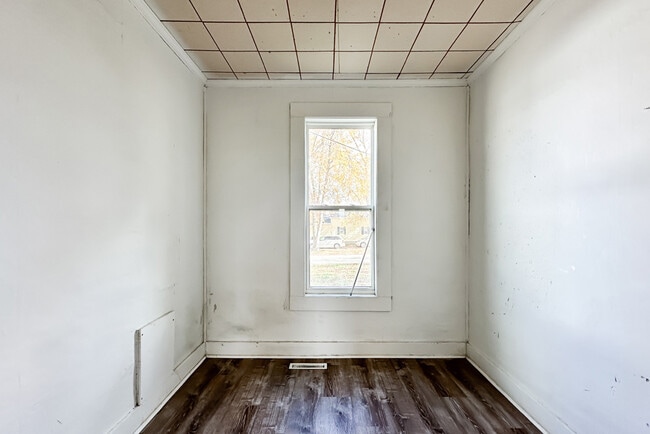 Building Photo - 622 E Stuart St