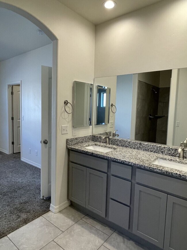 Building Photo - PENDING APPROVED APPLICATION!!!-No longer available