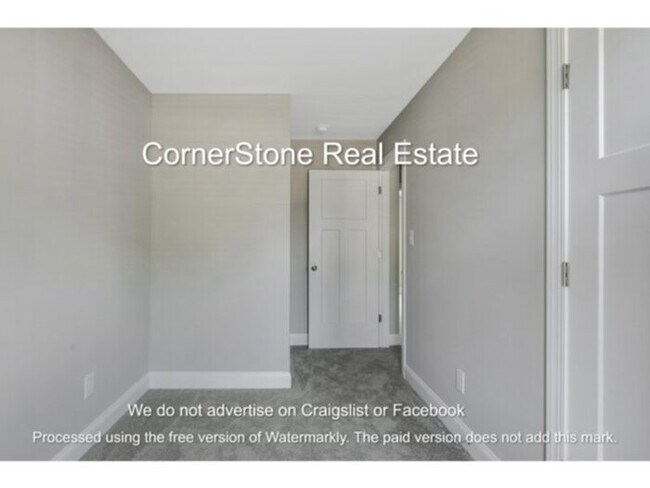 Building Photo - 2854 Little Dr