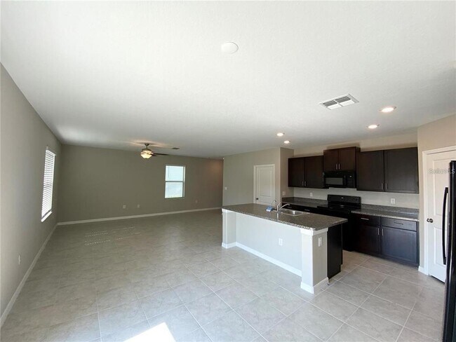 Building Photo - 939 Olive Conch St