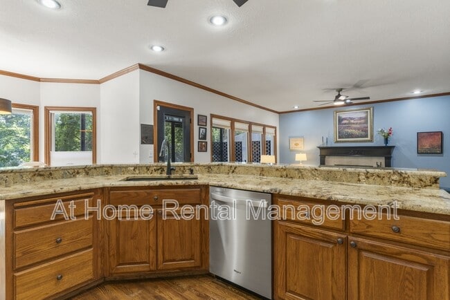 Building Photo - 1220 Renaissance Dr